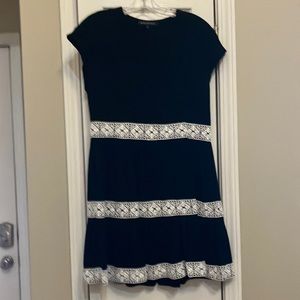 Gibsonlook Throw On and Go Day Dress Never worn. Size small